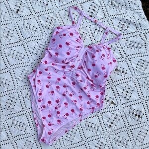 SHADE AND SHORE SHIRRED HALTER PLUNGE NECK